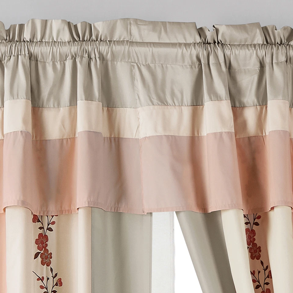 Juego de 4 cortinas de ventana bordadas flor de cerezo Linnea Collection Chezmoi Foto 2 de 4