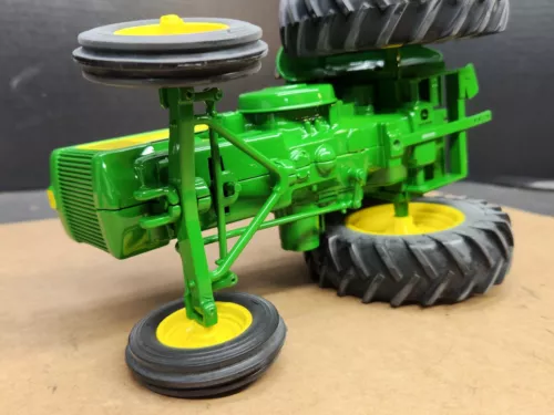 Prototipo tractor Ertl John Deere 850 diésel 1/16 2016 club de dos cilindros #16312A - Imagen 15 de 21