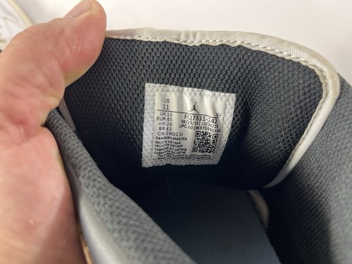 Scarpe Nike Air Jordan 1 Mid SE bianche nere blu grigie FQ7831-142 uomo taglia 11 - Foto 10 di 10