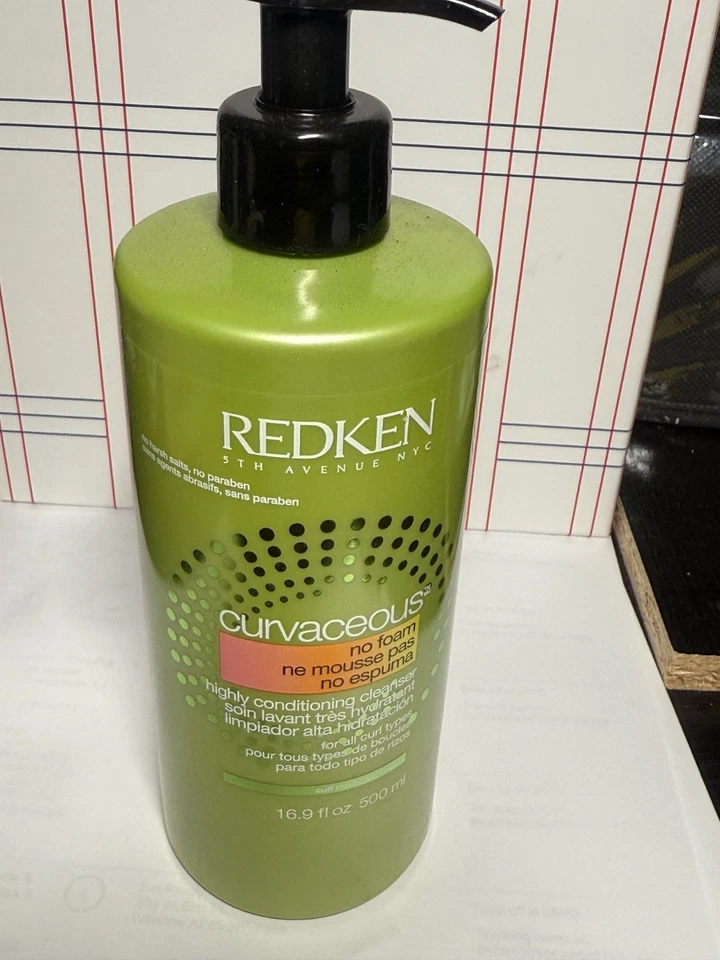 Limpiador altamente acondicionador Redken Curvaceous sin espuma 16,9 oz Foto 2 de 4