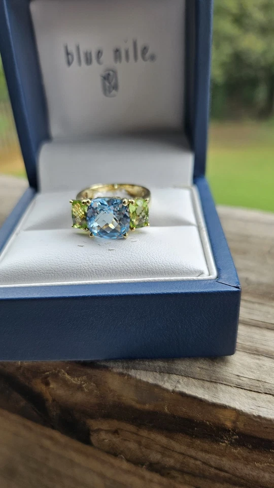 Anillo pesado 14k Blue Nile Georgeous BlueTopacio y peridoto 6,5 gramos Foto 2 de 4