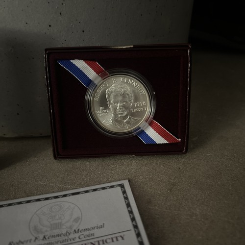 1998-S US Mint Robert F. Kennedy Memorial Silver UNC Commemorative Coin - Picture 2 of 6