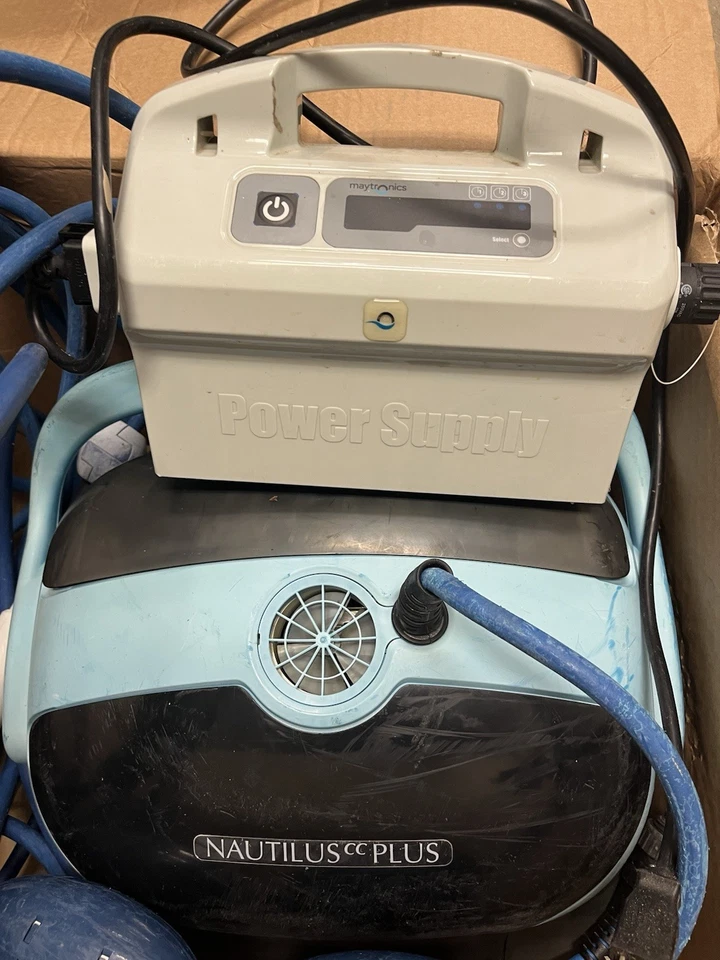 Robot aspirador para piscina Dolphin Nautilus CC Plus - Probado, filtros incluidos Foto 2 de 2