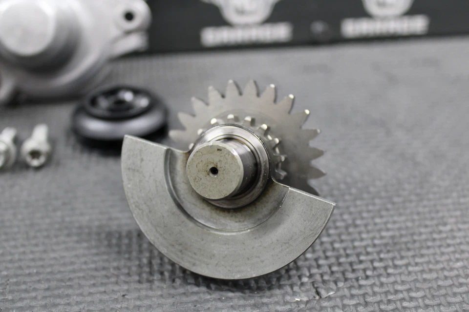 KTM 13-16 250 350 SXF 2015 OEM cigüeñal contrabalanza bomba de agua eje engranajes Foto 2 de 4