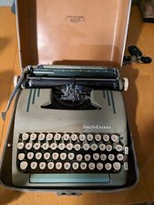 Vintage Used Green Smith-Corona With Case And Working Perfectly!  thumbnail