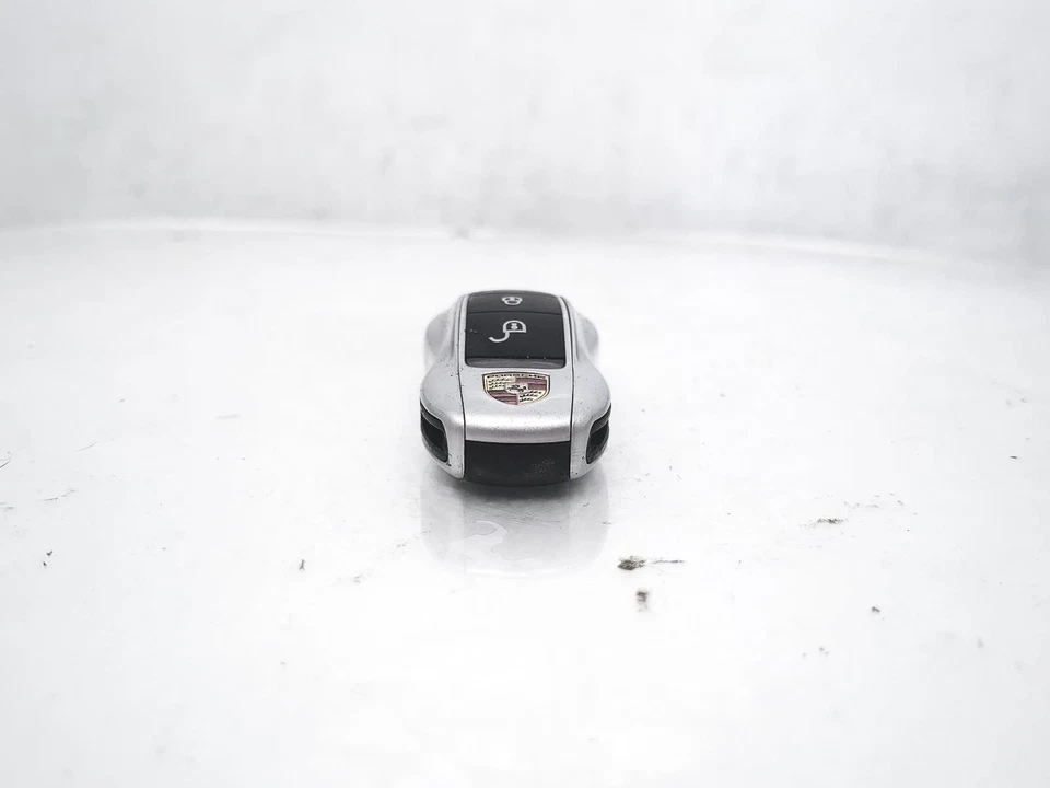 Брелок-передатчик бесключевого доступа для Porsche Macan 2015-2024 годов выпуска 958-637-947-05 - Изображение 3 из 4