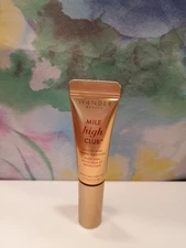 Wander Beauty Mile High Club Mascara in Jet Black. Mini Size, 3.5 g/0.12 oz.