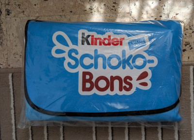 Kinder Schoko Bons Ferrero Picknickdecke