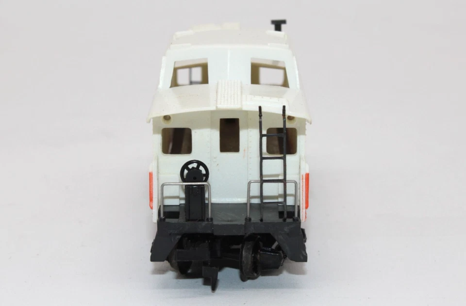 VTG TYCO HO scale ILLINOIS CENTRAL GULF CABOOSE w/ Box - Image 3 of 4