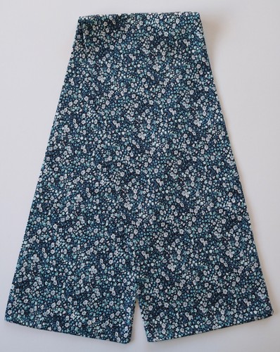 Silk cravat Blue ditsy floral 40" x 7" Hand made - Picture 2 of 2