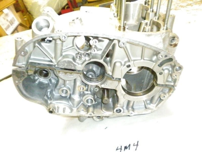 YAMAHA XS650 XS2 TX650 CÁRTER TARDÍO TEMPRANO 06-15100-03-00 Foto 2 de 4