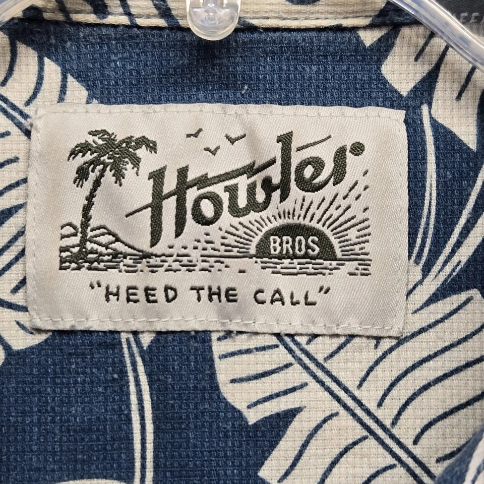 howler Brothers button up leaf pattern shirt men's Size M - Image 4 of 4
