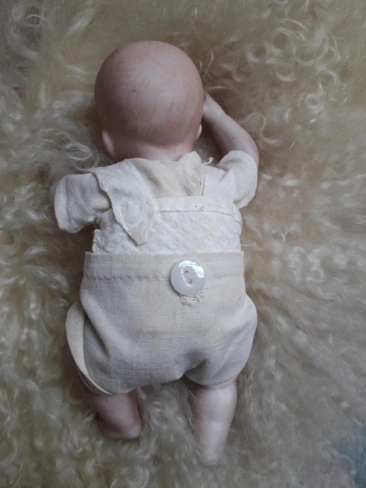 Poupon MIGNONNETTE allemand ancien H 14 cm, tout porcelaine articulé layette TBE - Photo 4/4