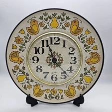 1970's Spartus Pear & Bird Clock