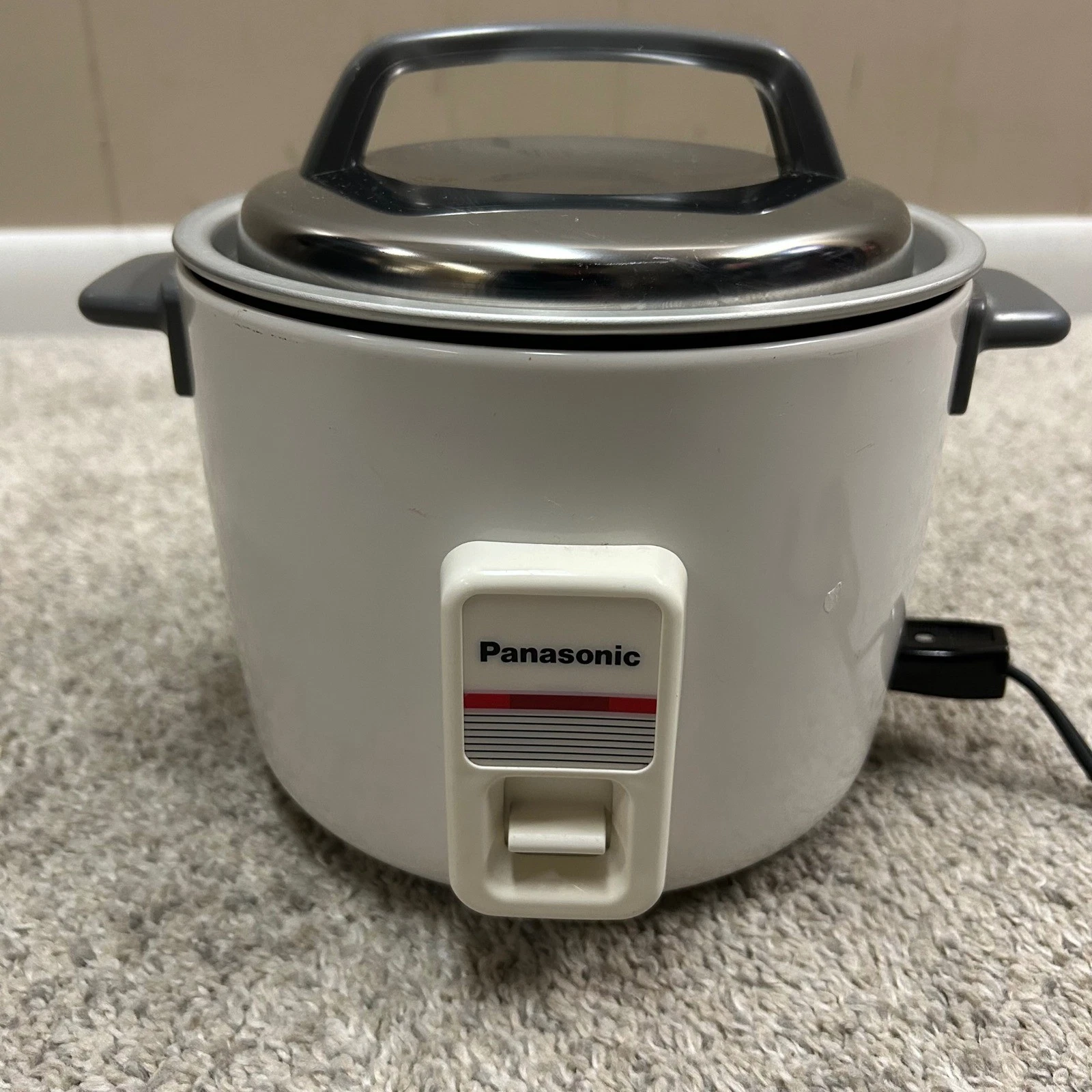 Panasonic Rice Cooker 3 Cup White Rice-O-Mat SR-W06P Steamer Automatic
Opens in a new window or tab
