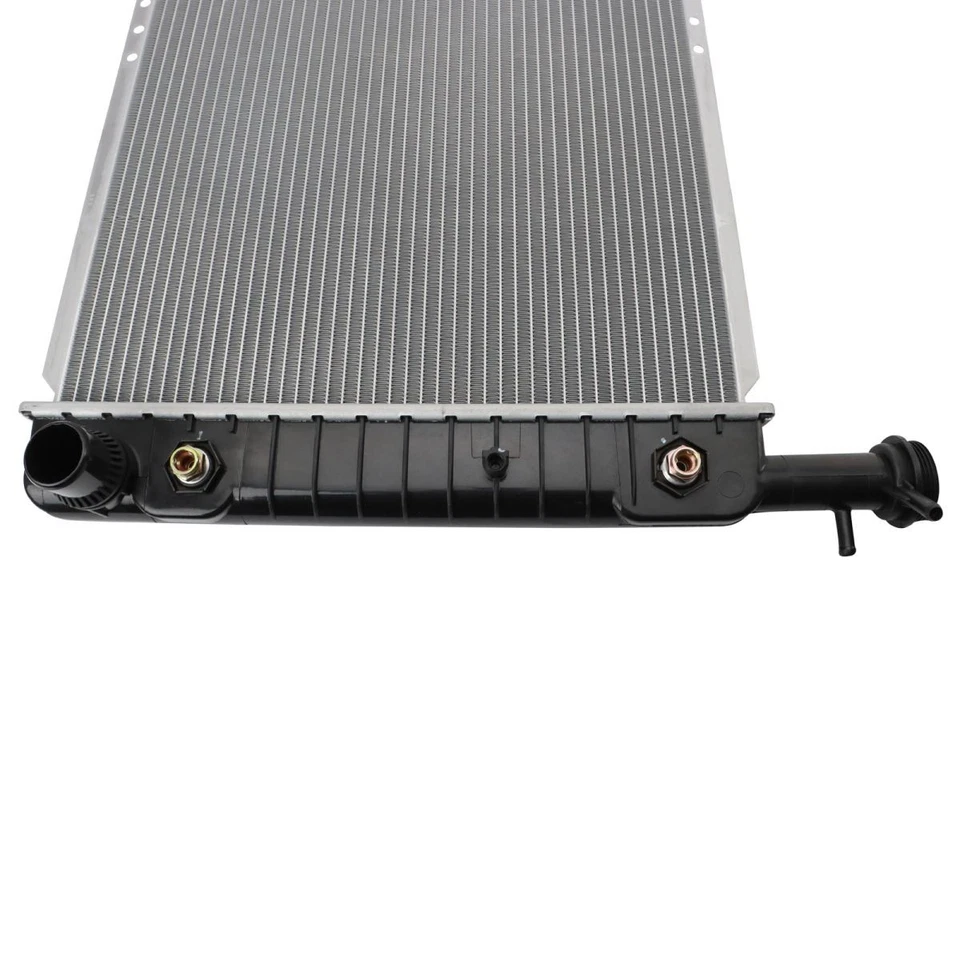 Radiator For 2003-2014 Chevrolet Express 1500 2500 GMC Savana 1500 2500 - Imagem 2 de 4