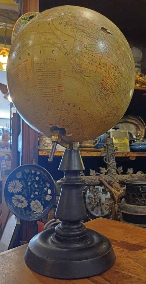 Ancien globe terrestre J. Forest 19 eme dans son jus. H 47 cm, diamètre 24 cm - Photo 4/4