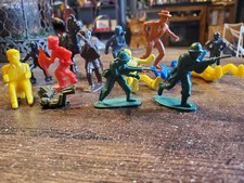 Lot Of 16 Vintage Army Soldiers, Cowboys, Knights, Horse, Etc.