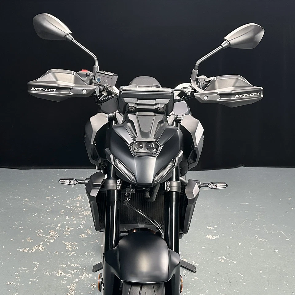 MT-07 Logo Manillar Guardamanos Protector Cubierta Para Yamaha MT-07/YAMT 2025 Foto 2 de 4