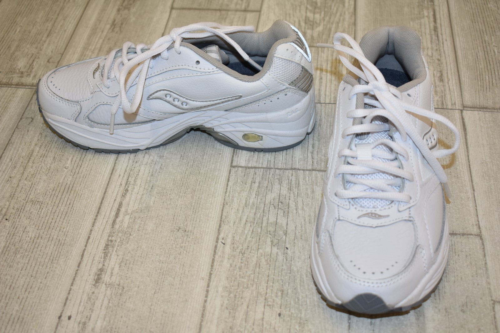 saucony omni walker womens