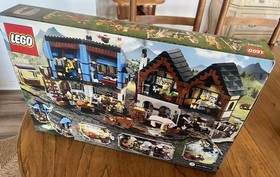 LEGO Castle: Medieval Market Village (10193)