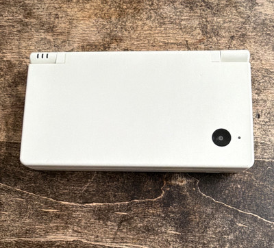 Nintendo DSi White Handheld Console TWL-001(JPN) NTSC-J Wi-Fi 256MB