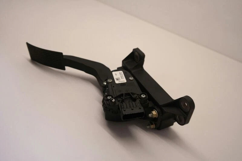 2007 NISSAN PATHFINDER GAS ACCELERATOR PEDAL - Image 3 of 4