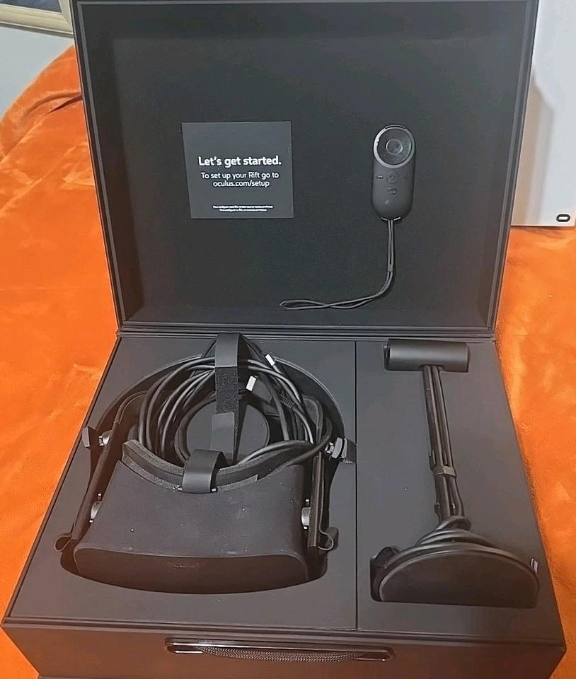 Oculus Rift Virtual Reality VR System with Xbox Controller and Box New - Image 3 of 4
