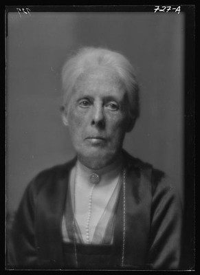 Photo:Mrs J F Freeman 1914 Portrait Photograph