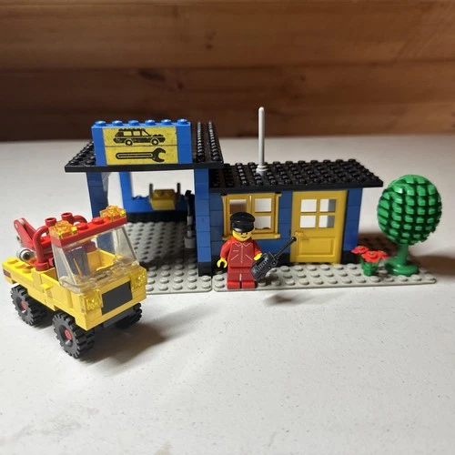 LEGO 6363 Vintage Workshop Garage Car Service Station Complete with Instructions