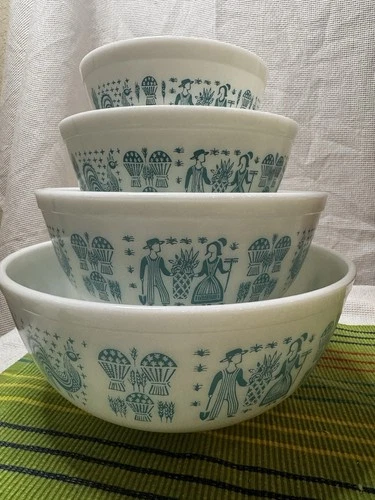 Pyrex Amish Butterprint Mixing Nesting Bowl Set 401 - 404
