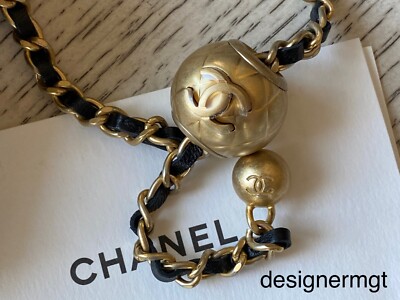 NIB 100%AUTH CHANEL Classic Black Lambskin Pearl Crush Card Holder