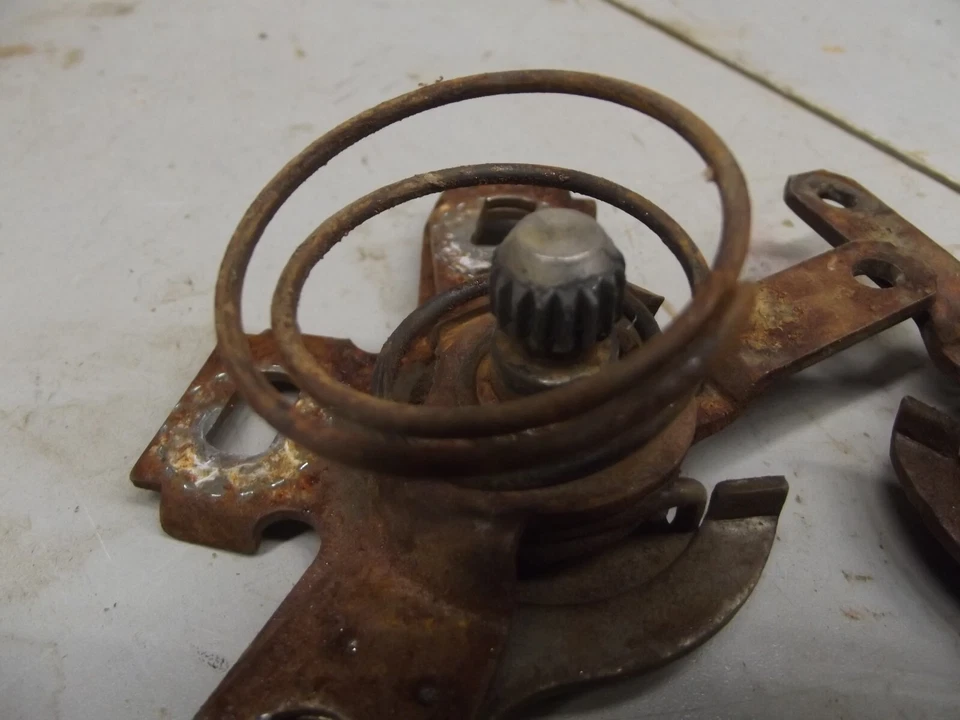 1960 Chevrolet Biscayne Door Crank Handle Open Regulator impala wagon 1959 chevy - Image 3 of 4