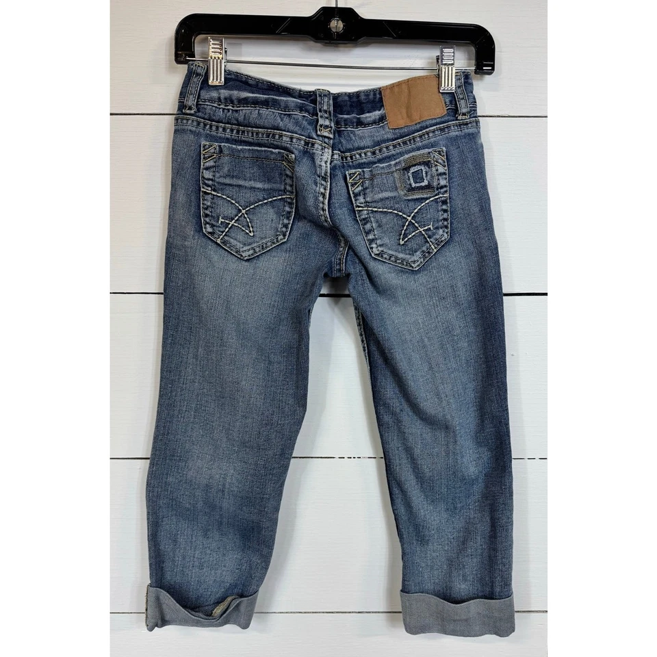 Capri de mezclilla amatista para mujer talla 1 Foto 2 de 4