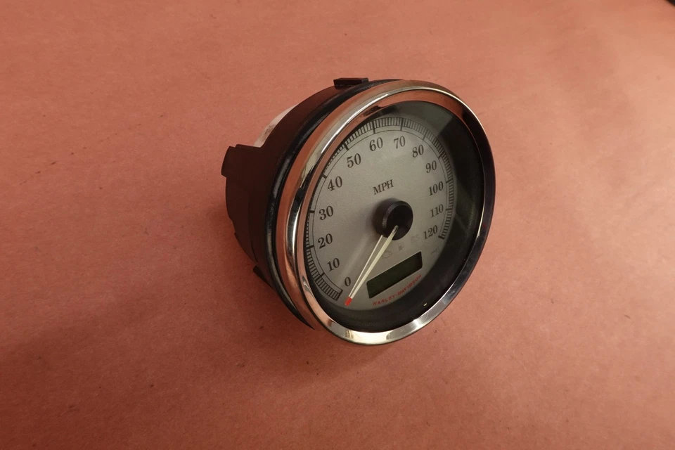 2007-2011 Harley Davidson FLHX Street Glide Speedometer Speedo Gauge - Image 3 of 4