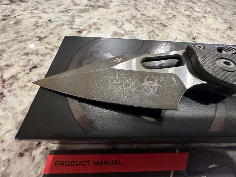 Microtech Manual Stitch Outbreak - Fluted Aluminum Scales / M390MK - Image 2 of 4