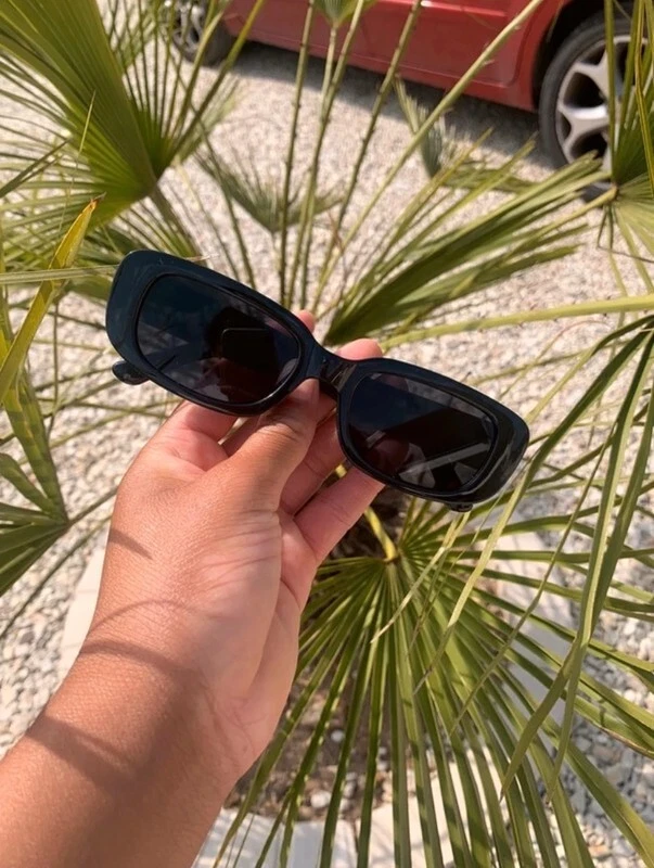 Lunette de soleil femme forme g om trique teint noir neuve eBay