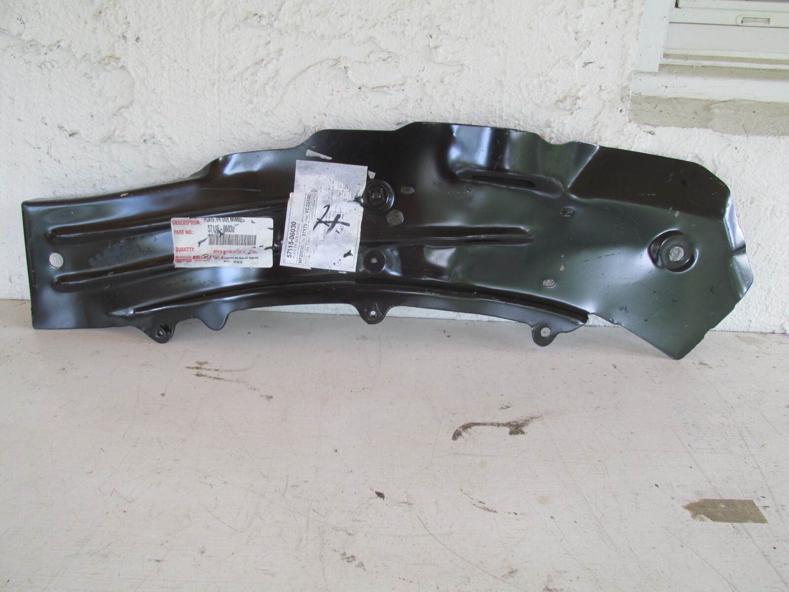 OEM 2002-18 Toyota Avalon Outer Rail Assy Right  Lower 57115-06030