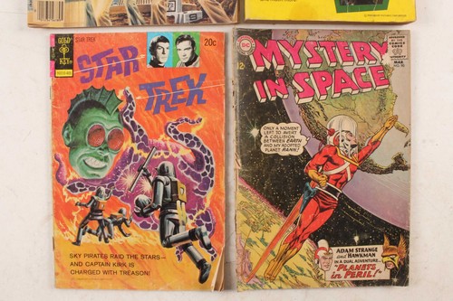 4 Vintage 1960's-70's Science Fiction Comics & Books Space 1999 Star Trek - Picture 4 of 5
