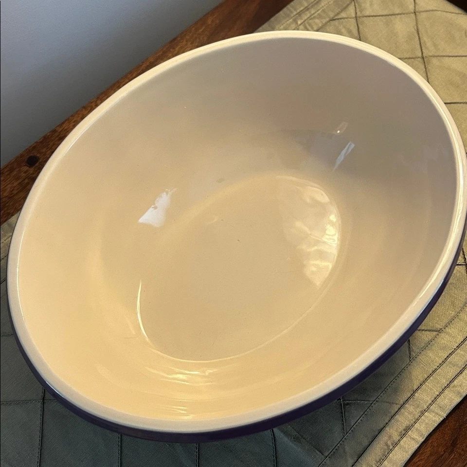 Le Creuset Retired Cassis Purple Oval Bowl 3.6 Qt. - Image 4 of 4