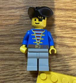 Lego 1696 Pirate Lookout Complete w/ Mini-figure No Manual Or Box Pirates