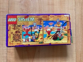 Lego vintage Pirates Islanders 6236 King Kahuka complete with box