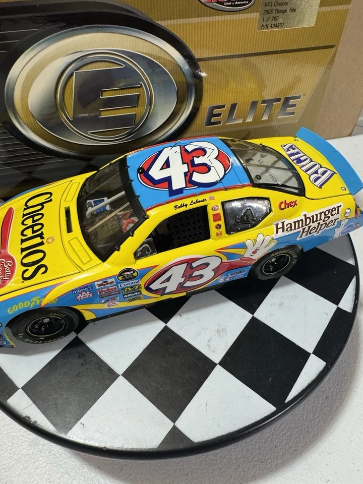 RARE* Bobby Labonte ELITE #43 Cheerios 2006 1/24 Nascar Diecast - Image 4 of 4