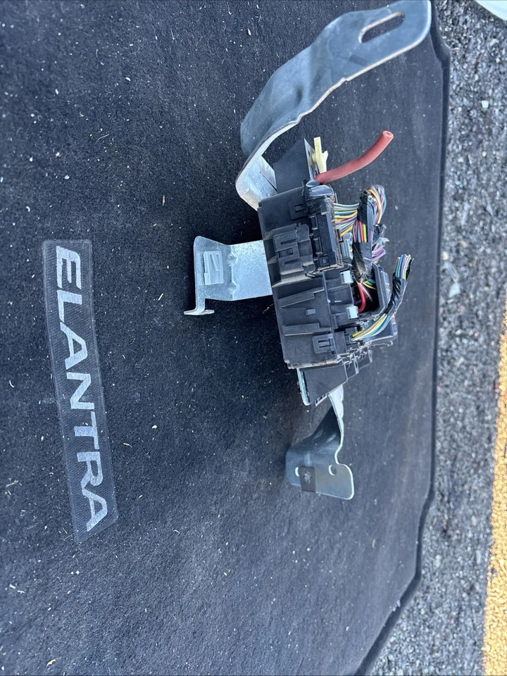 2011 - 2015 Ford Explorer Edge MKX Cabin Fuse Relay Box BCM BC3T-14B476-DH - Image 3 of 4