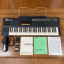 YAMAHA DX7IID FM Synthesizer 61 Keys Used with Accessories