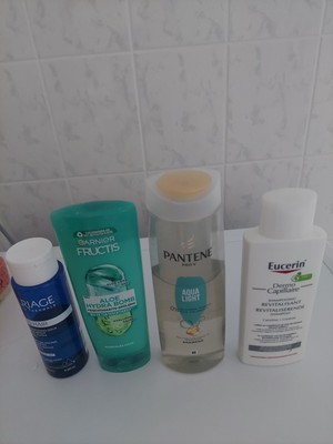 Ich werde ein Set Shampoos verkaufen