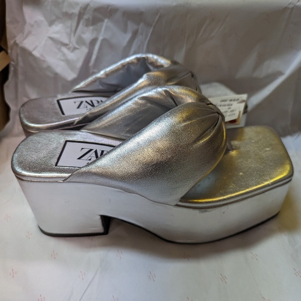 ZARA SILVER CHUNKY TOE POST LEATHER PLATFORM HEELED SANDALS