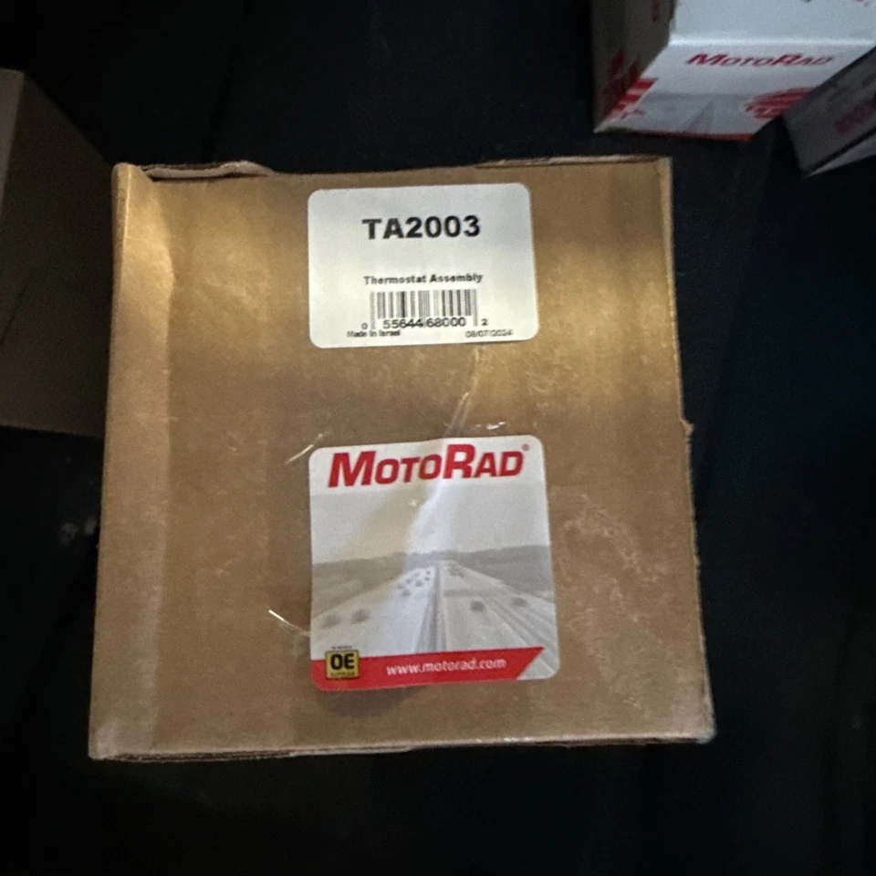 Motor TA2003 | Conjunto de carcasa termostato refrigerante motor Chevy Cruze Foto 2 de 3