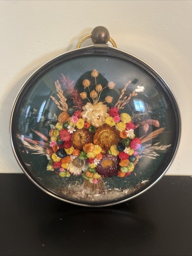 Vtg Wall Art Dried Flowers Convex Glass Round Frame Green Velvet 7.5" Hanging