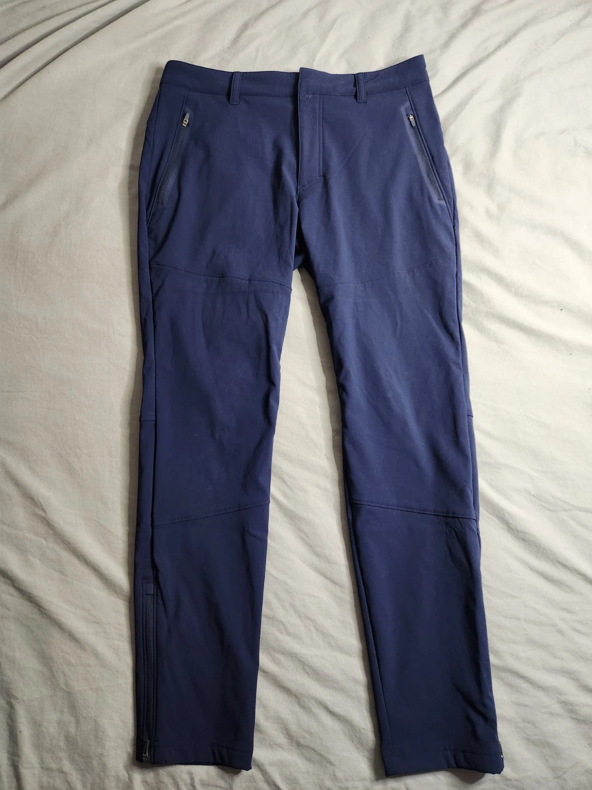 Columbia Omni-Shield Softshell Pants Mens Size 33x30 Navy Blue Lightweight NEW
Opens in a new window